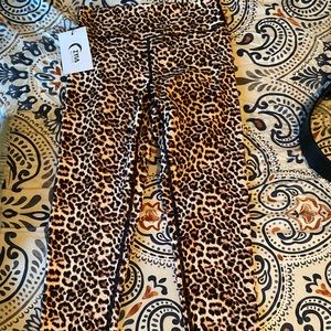 New with tags - Zyia a crunchy what leggings